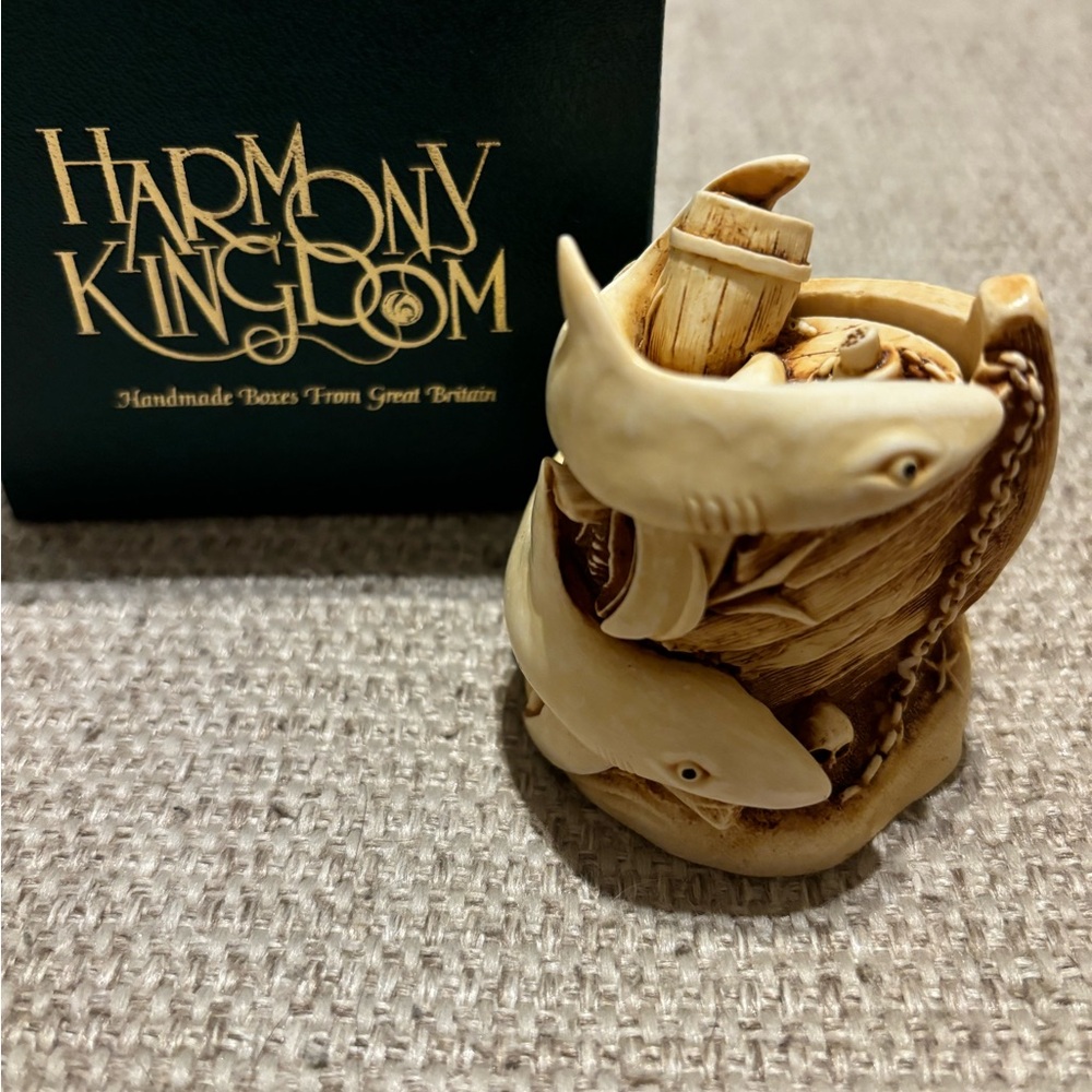 Harmony Kingdom Tin Cats Box Figurine